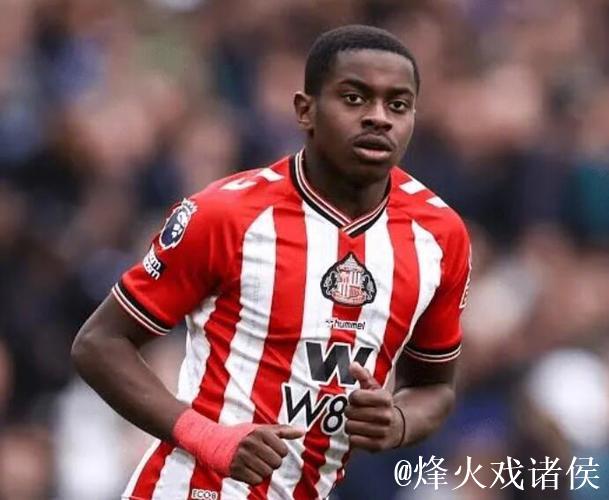 记者:曼联,切尔西均在竞争桑德兰20岁中场主力萨迪基 记者:曼联,切尔西均在竞争桑德兰20岁中场主力萨迪基